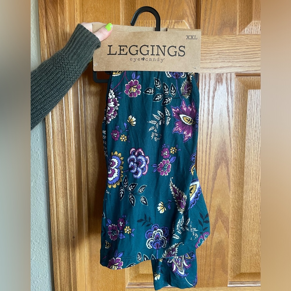 NEVER WORN EYE CANDY LEGGINS
